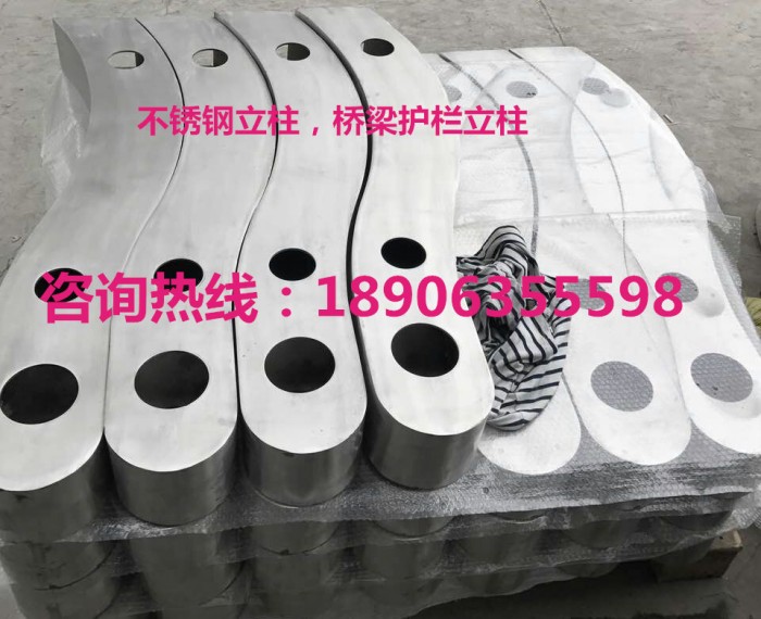 不銹鋼立柱，橋梁護(hù)欄立柱